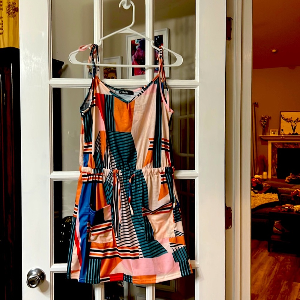 Short maxi dress with tie sleeves